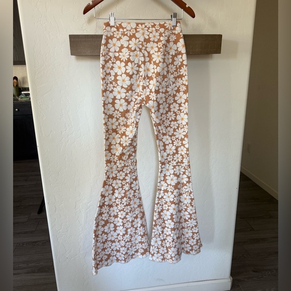 Peach Love California|Boho floral print wide leg bell bottom jeans,neutral tan • - Picture 7 of 15